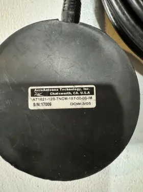 At1601-2b Aeroantenna Aero Antenna Low Profile Radio Damaged #3 At1601-2b Aeroantenna Aero Antenna Low Profile Radio Damaged #3