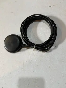 At1601-2b Aeroantenna Aero Antenna Low Profile Radio Damaged At1601-2b Aeroantenna Aero Antenna Low Profile Radio Damaged