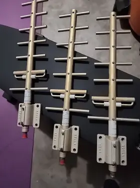 80010046 Kathrein Scala Ty-900 Yagi Gold Anodized Antenna 890-960 Mhz 7 Elements 80010046 Kathrein Scala Ty-900 Yagi Gold Anodized Antenna 890-960 Mhz 7 Elements