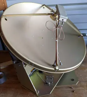 Tracvision6 Kvh Ku Band 24-inch Parabolic Satellite Dish - Ham Radio Radioastronomy Sdr Comms Tracvision6 Kvh Ku Band 24-inch Parabolic Satellite Dish - Ham Radio Radioastronomy Sdr Comms