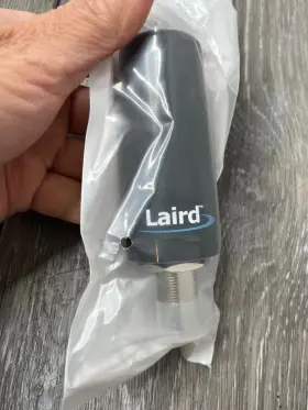 Laird Tra6927m3pb-002 Omnidirectional Antenna 698-960 Mhz 1700-2700 Mhz